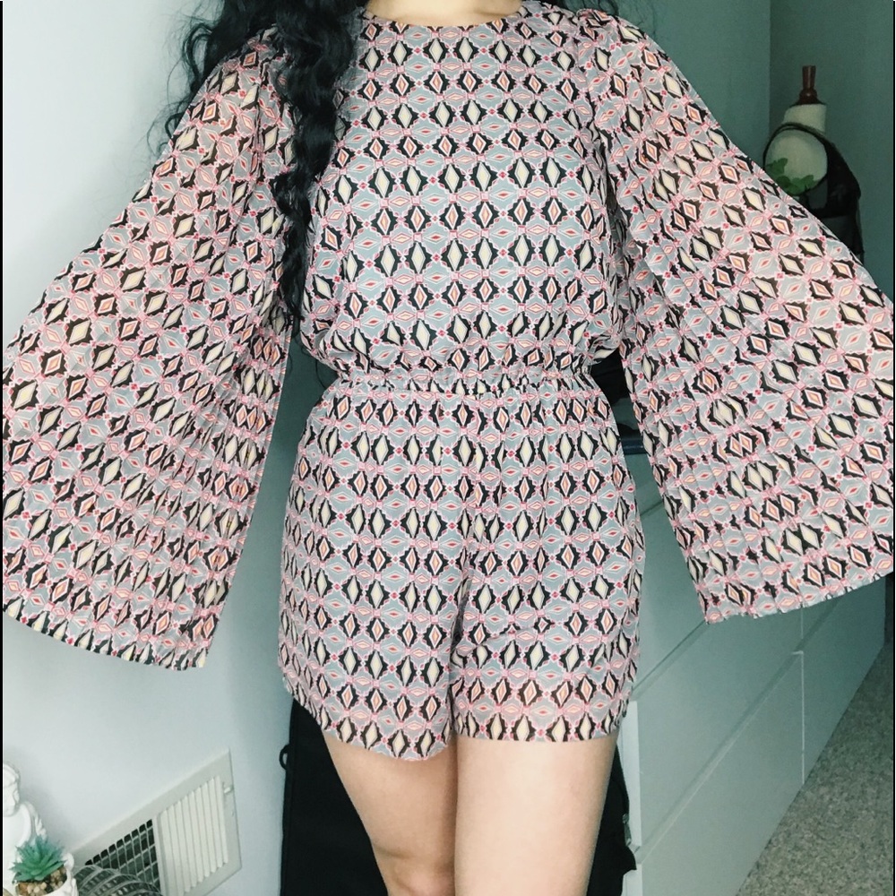 Patterned romper - Picture 3 of 6